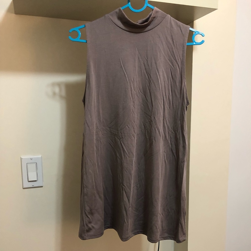 Turtle Neck Sleeveless Blouse